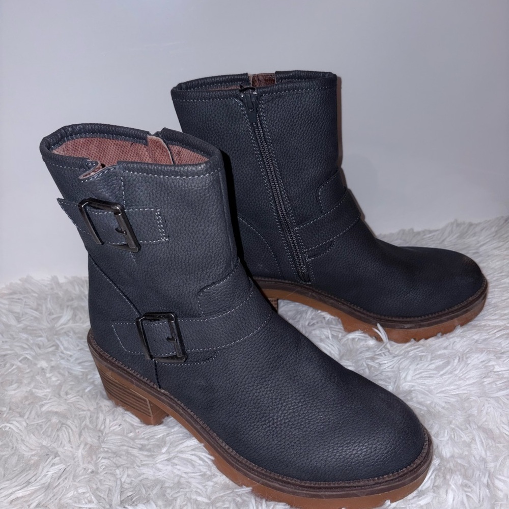 boc Gray Ankle Boots - Picture 2 of 12